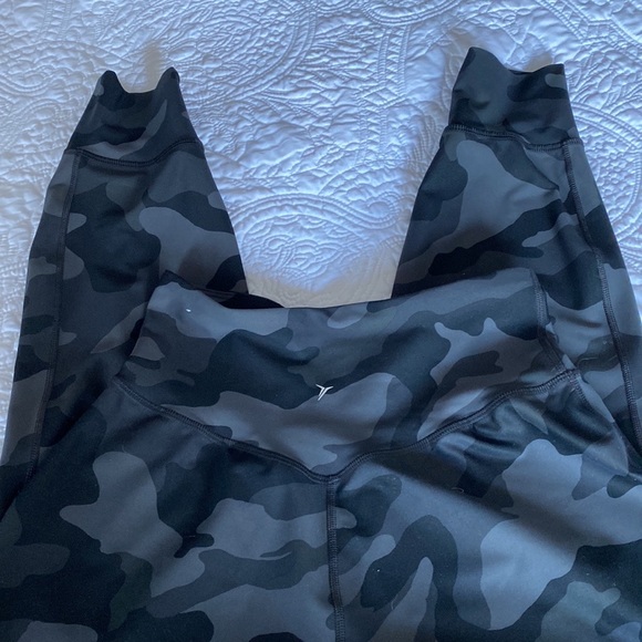 NWOT Old Navy Elevate "GO-DRY" Black & Grey Elevate Joggers, Size Small - Picture 6 of 7